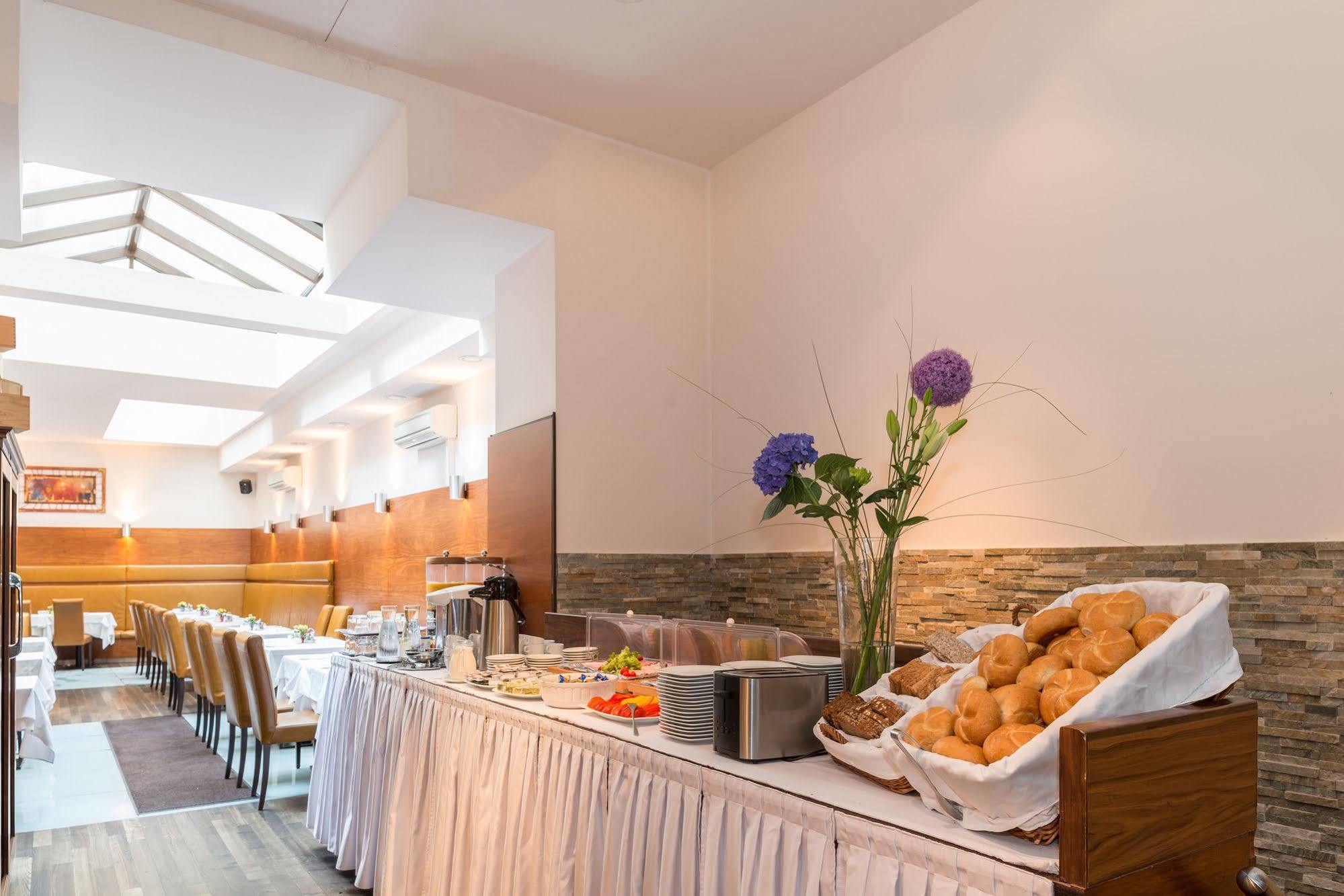 Marc Aurel - Center Hotel 3*